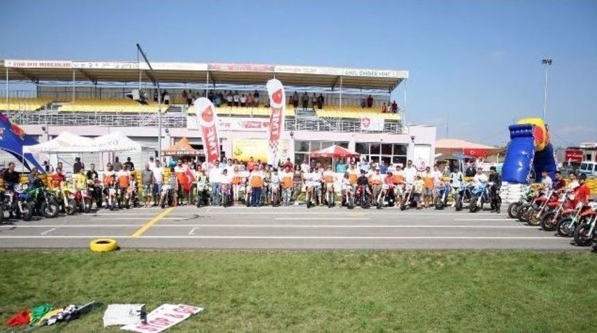 Uşak&rsquo;ta Hafta Sonu S&uuml;permoto Heyecanı Yaşandı