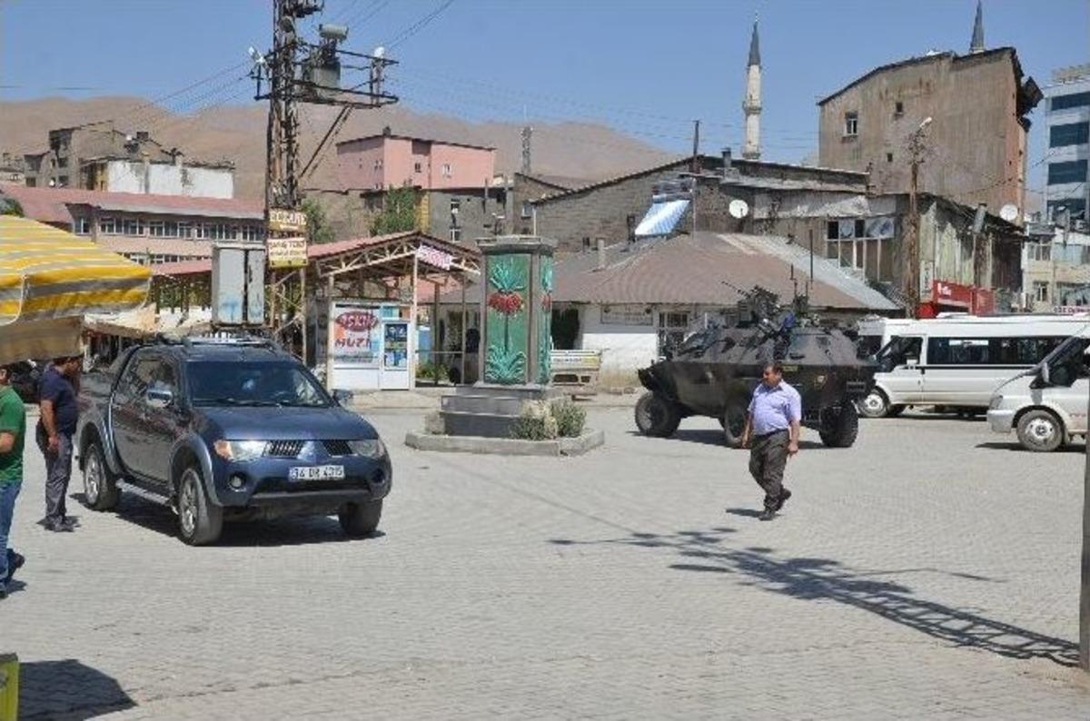 &lsquo;&ccedil;atışma &Ccedil;ıkacak&rsquo; S&ouml;ylentileri Mahalleyi Boşalttırdı