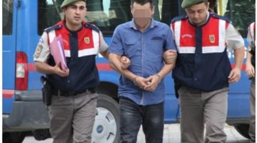 D&uuml;ğ&uuml;nde 2 Kişiyi Tabancayla Kazara Yaraladı