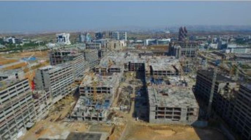 Bakan M&uuml;ezzinoğlu Bilkent Şehir Hastanesi Kamp&uuml;s&uuml; Şantiyesinde İncelemelerde Bulundu