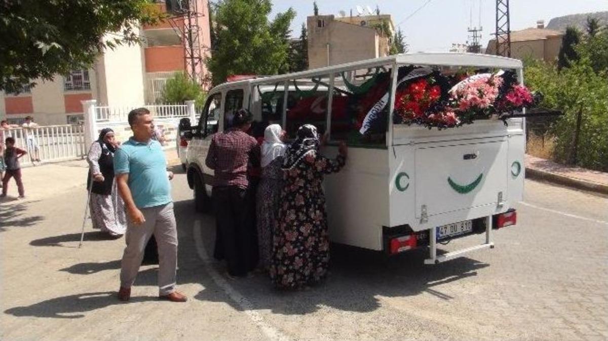 Silahlı Saldırıda Şehit Olan Polis Memuru Toprağa Verildi