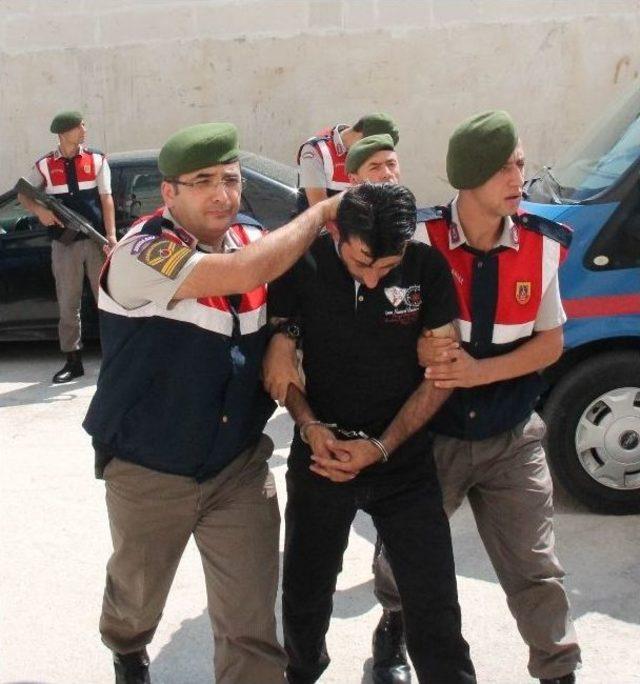 Karısına Laf Atan Adamı Boğazını Keserek &Ouml;ld&uuml;rd&uuml; 3