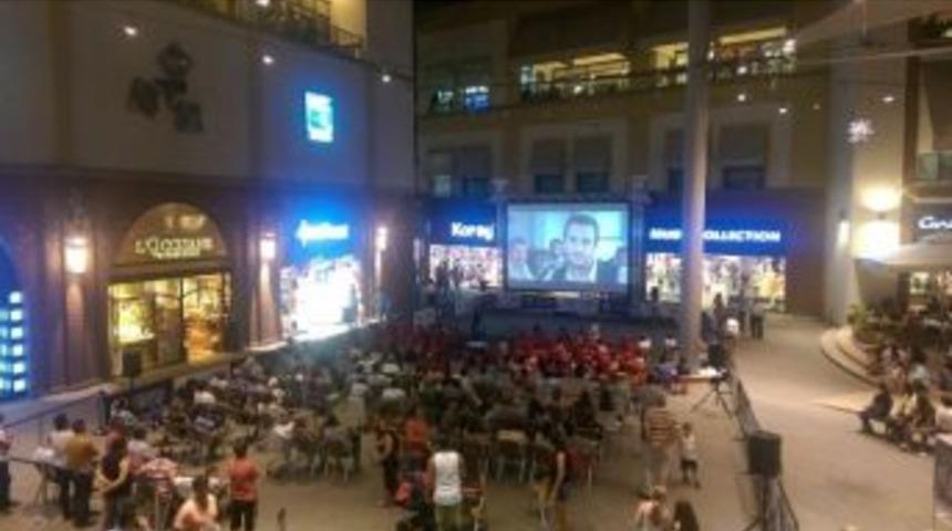 Forum Mersin&rsquo;de A&ccedil;ık Havada Sinema Keyfi Devam Ediyor