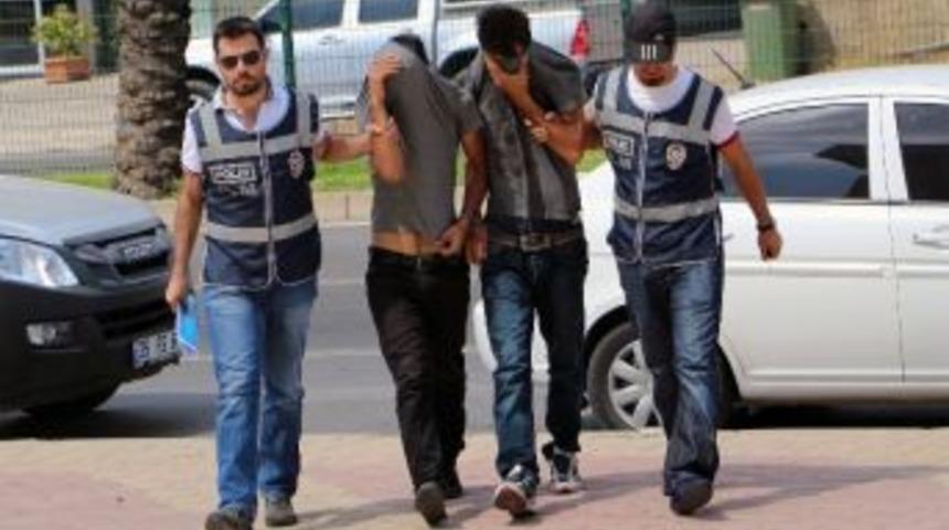 Alanya&rsquo;da Uyuşturucu Operasyonu: İki G&ouml;zaltı