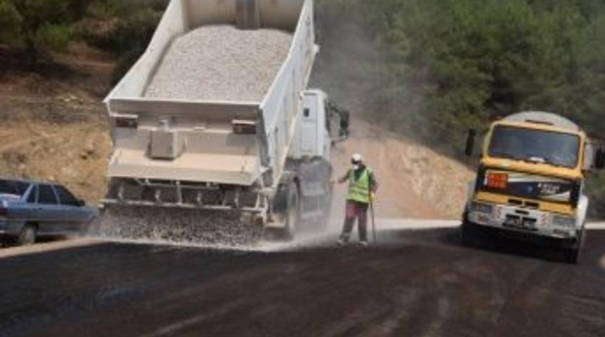 Kırsal Mahallelerde Asfaltlama &Ccedil;alışması Devam Ediyor