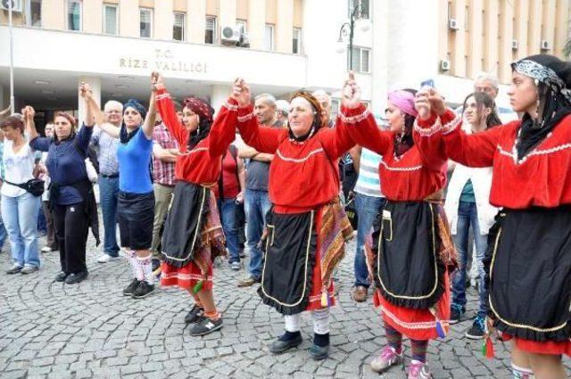 Rize Valiliği &Ouml;n&uuml;nde Horonlu Yeşil Yol a Tepki Eylemi 3