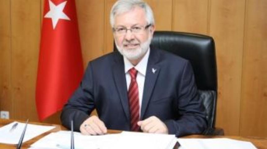 Rekt&ouml;r Ulcay, Yeni Kayıt Yaptıran &Ouml;ğrencilere Seslendi