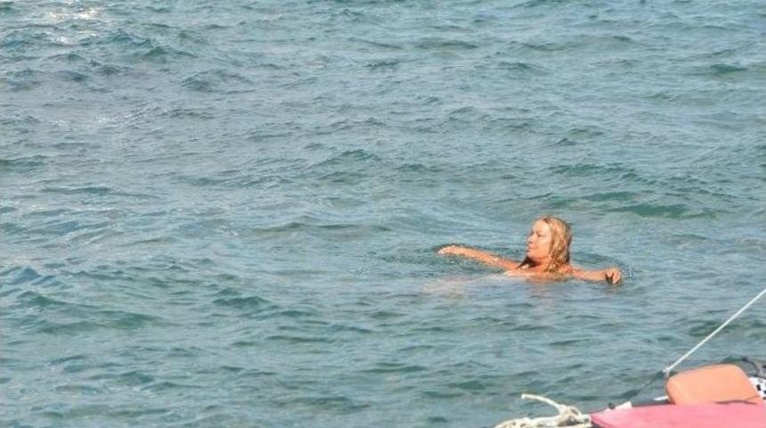 (&ouml;zel Haber) Yeşil&ccedil;am Yıldızı Meral Zeren, Bebek Sahilinde G&ouml;r&uuml;nt&uuml;lendi