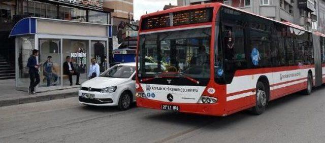 Kış Mevsiminde &Uuml;ş&uuml;meden Otob&uuml;s Bekleyecekler 2