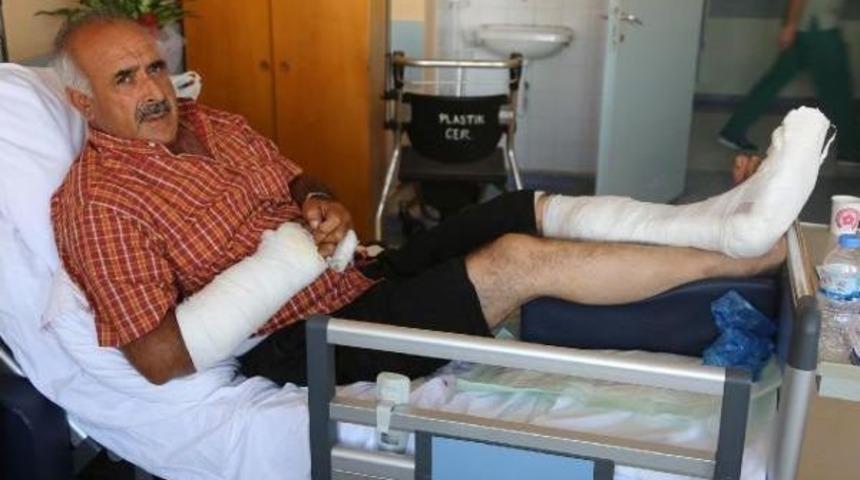 Trakt&ouml;rden D&uuml;şen Ateş Alan T&uuml;fek Ile Yaralandı