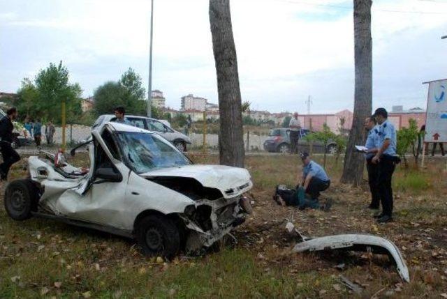 Kastamonu'da Otomobil Ağaca Çarptı: 2 Yaralı