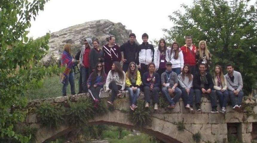 Seferihisar Belediyesi, Gen&ccedil;leri Projelerle Yurt Dışına G&ouml;nderdi