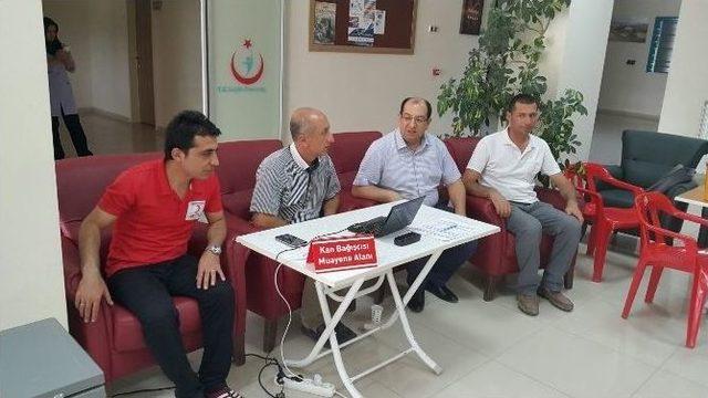 Elazığ’da Sağlık Çalışanları Kan Verdi