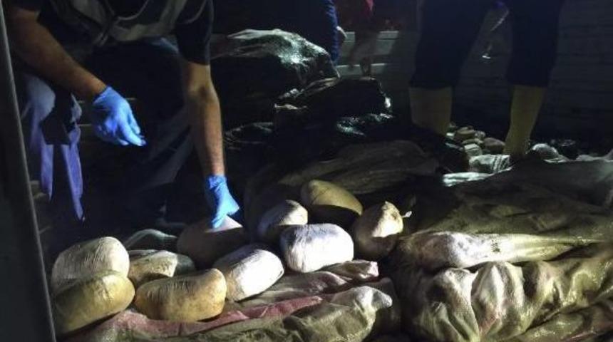 Kamyon Kasasında 90 Kilo Esrar Ele Ge&ccedil;irildi