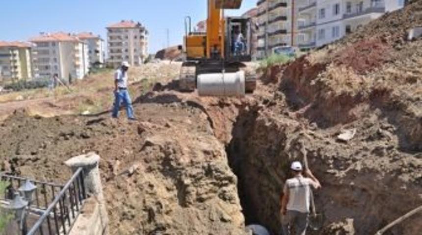 Yağmur Suyu &Ccedil;alışmaları Devam Ediyor