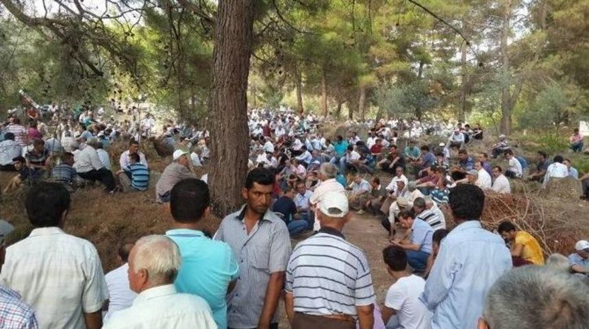 Muhtarın Cenazesinde Cami Doldu Taştı