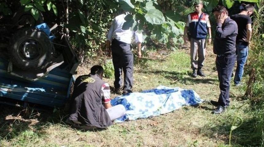 16 Yaşındaki &Ccedil;ocuğun Kullandığı Patpat Devrildi: 1 &Ouml;l&uuml;, 5 Yaralı