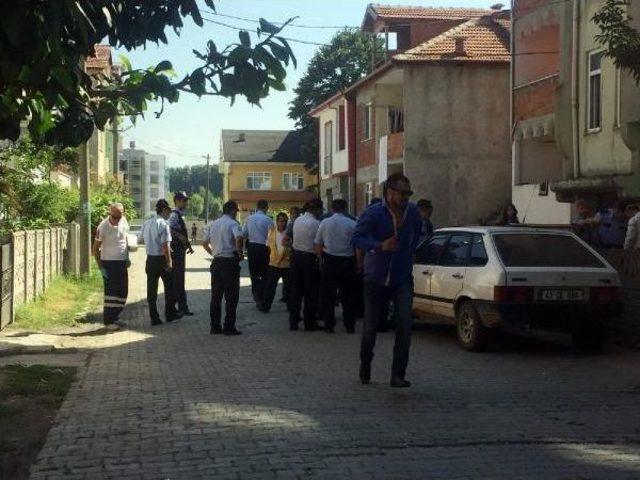 Pompalı Tüfekle Eşini Ve 4 Çocuğunu Rehin Aldı