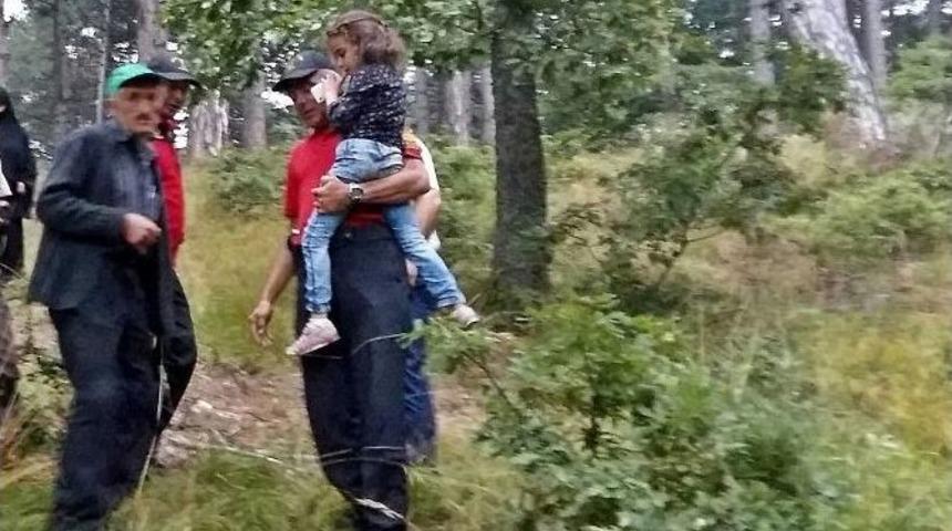 Dolaşmak İsterken Kaybolan 3 Kişiyi Jandarma Kurtardı