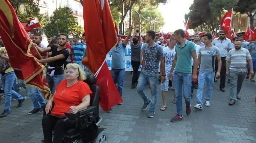 Burhaniye&rsquo;de Ter&ouml;re Lanet Mitingi