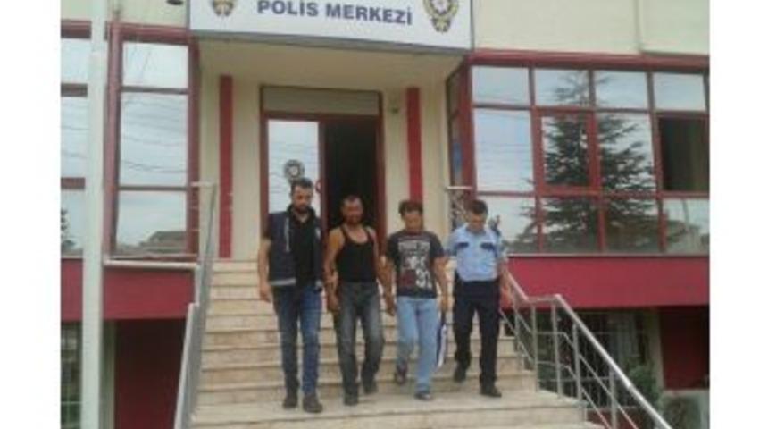Kendilerini Polis Olarak Tanıtıp, Yaşlı Kadını Dolandırdılar