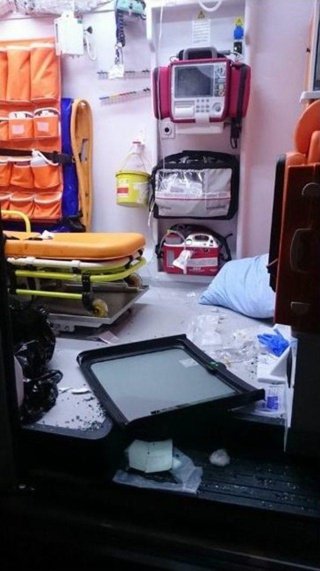 Sarıcakaya&rsquo;da 112 Acil Servis Ambulansına Saldırı 1