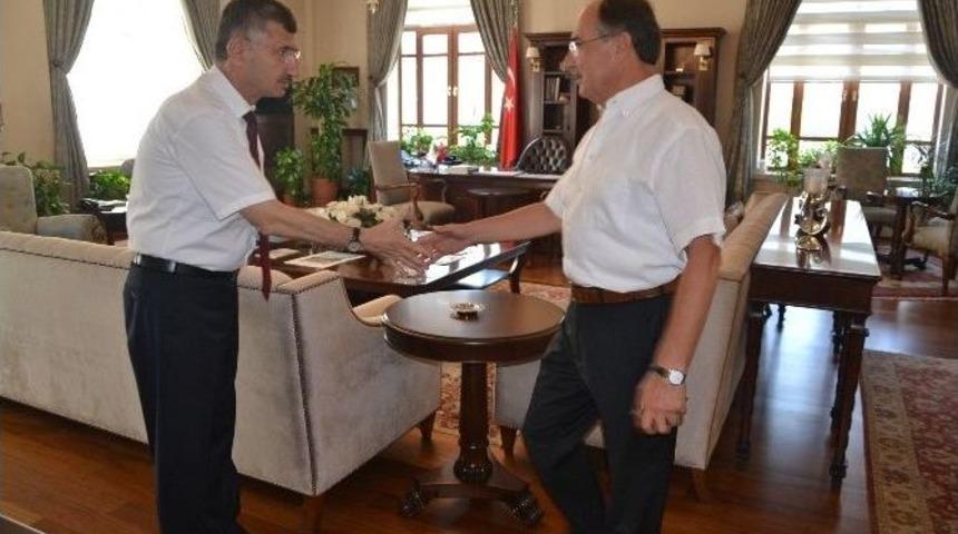 Cb&uuml; Y&uuml;ksek &Ouml;ğrenim Vakfı Y&ouml;netiminden Vali Bektaş&rsquo;a Ziyaret