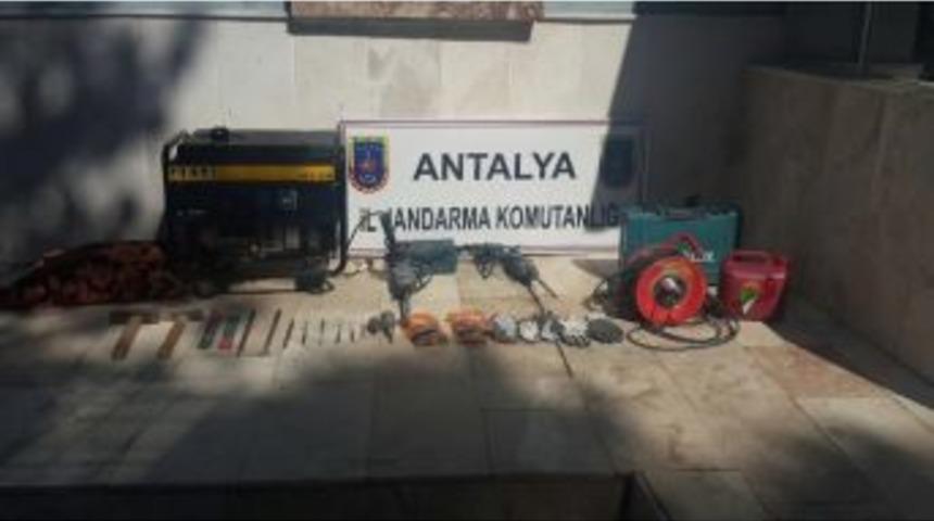 Ka&ccedil;ak Kazıcılar Su&ccedil;&uuml;st&uuml; Yakalandı