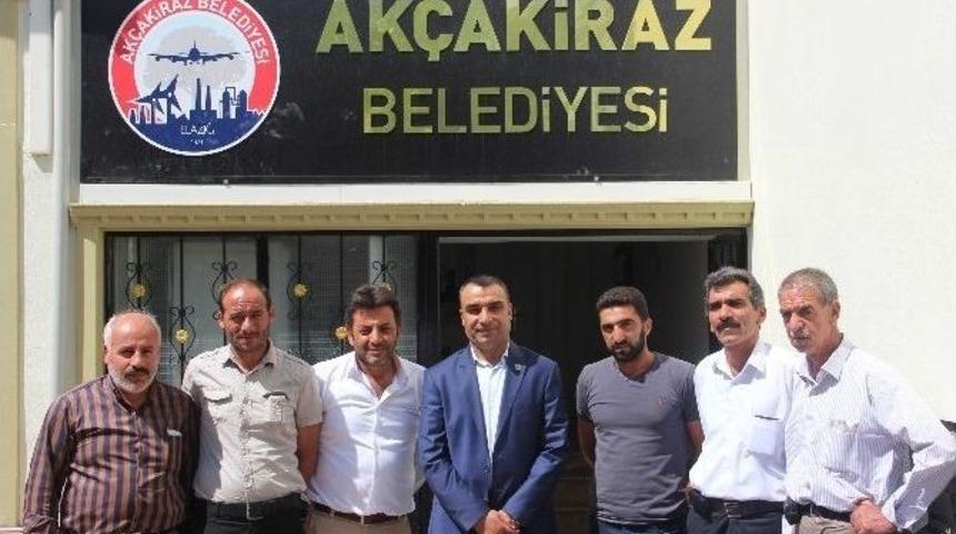Ak&ccedil;akiraz Belediye Başkanı, Muhtarlarla Bir Araya Geldi