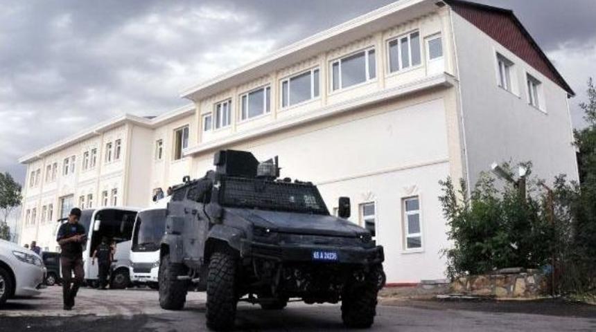 Edremit Belediyesi'nde Polis Arama Yaptı