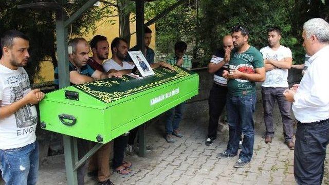 Apandis Ameliyatı Sonrası Hayatını Kaybeden Genç Toprağa Verildi