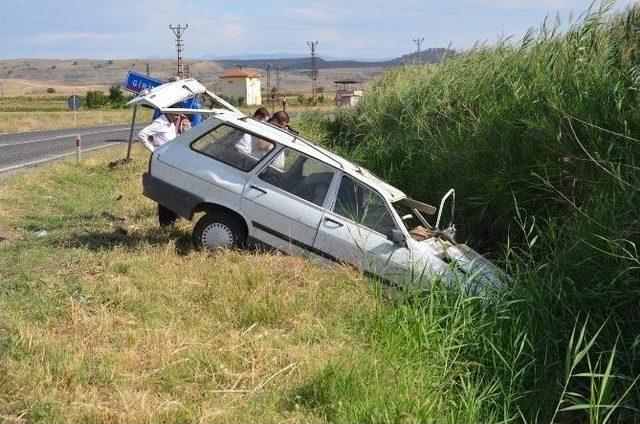 Osmancık’ta Otomobil Su Kanalına Uçtu: 1 Ölü, 1 Yaralı