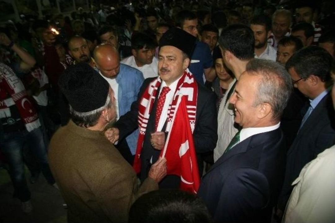 Zafer Haftası&rsquo;nın 92. Yıld&ouml;n&uuml;m&uuml; Ve B&uuml;y&uuml;k Taarruz Kutlamaları Bakan Eroğlu&rsquo;nun Katılımı İle Başladı