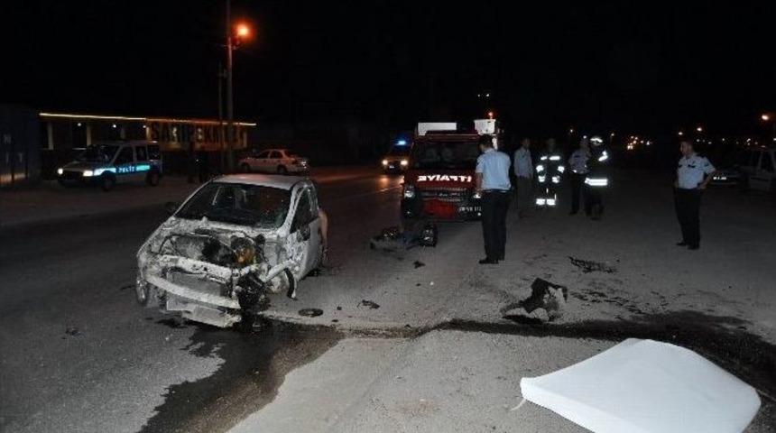 Konteynıra &Ccedil;arpan Otomobilde Feci &Ouml;l&uuml;m