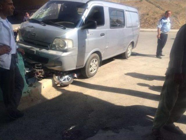 Minib&uuml;s&uuml;n &Ccedil;arptığı Bisikletli &Ccedil;ocuk &Ouml;ld&uuml; 3