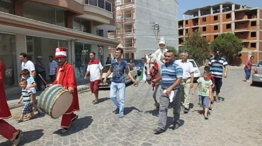 Burhaniye&rsquo;de Mehterli S&uuml;nnet Geleneği