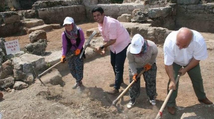 800 Yıllık Evdirhan&rsquo;da İkinci Etap Kazı &Ccedil;alışmaları Başladı