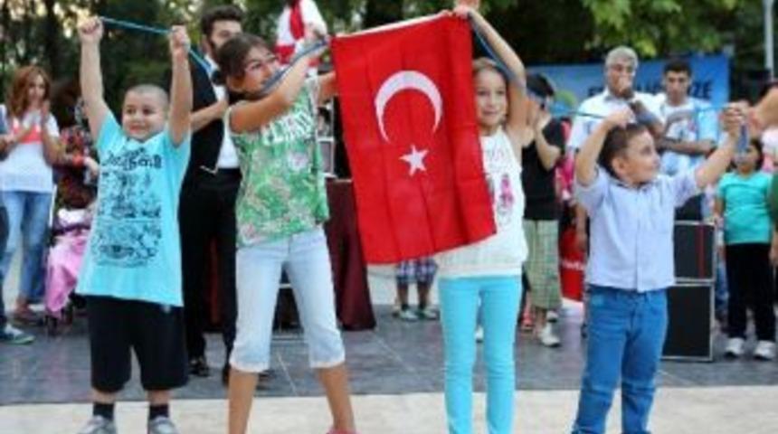 Yenimahalleli &Ccedil;ocuklar Sokağa Taştı