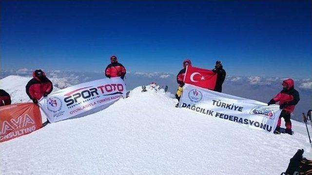 Bursalı Dağcılardan 3 Ayrı Zirve 2