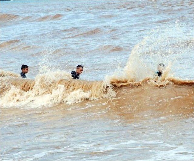 Selde Kaybolan Talha İçin Kara, Deniz Ve Havadan Arama Çalışmaları Sürüyor