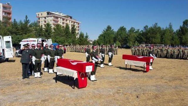 Siirt te Kazada Şehit Olan 2 Korucu Törenle Toprağa Verildi 2