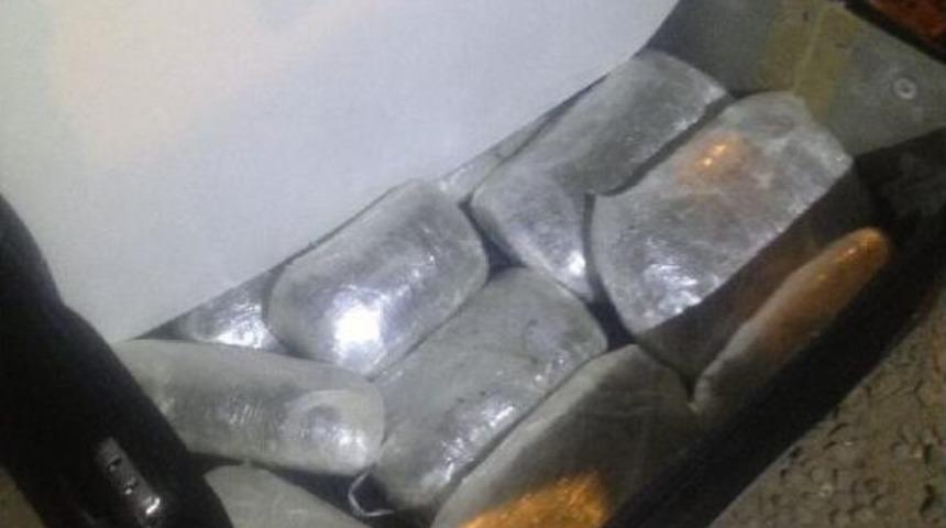 Yolcu Otob&uuml;s&uuml;ndeki Valizde 6 Kilo Esrar Ele Ge&ccedil;ti