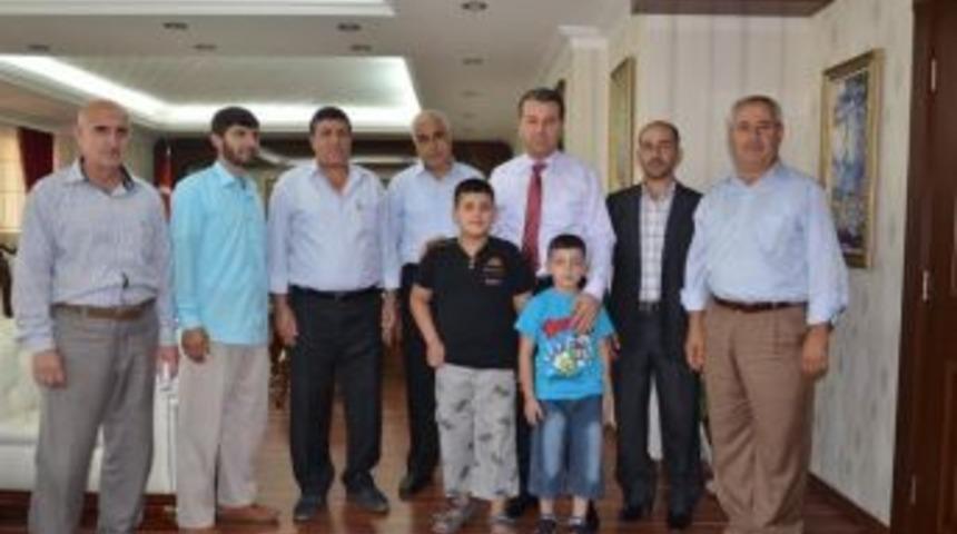 Suriye Dost Okulu &Ouml;ğretmen Ve &Ouml;ğrencilerinden Vali &Ccedil;elik&rsquo;e Teşekk&uuml;r Ziyareti