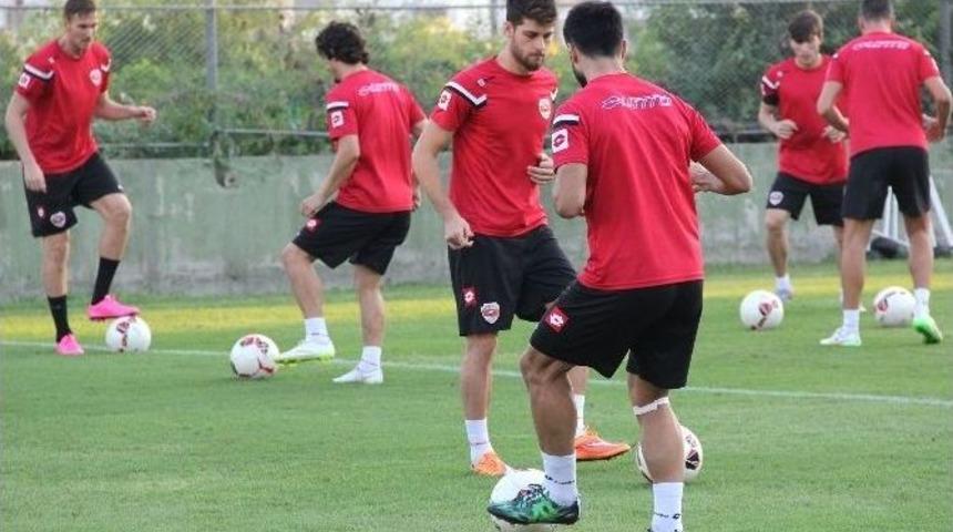 Adanaspor Oyuncusu &Ouml;zdemir: &lsquo;&rsquo;hayatımda İlk Kez Kırmızı Kart G&ouml;rd&uuml;m&rsquo;&rsquo;