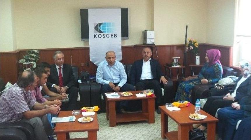 Kosgeb Tosya&rsquo;da Gen&ccedil; Girişimcilere Belge Verdi