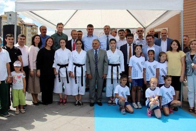 Melikgazi Belediyesi Yaz Okulları Öğrencileri Hünerlerini Sergiledi