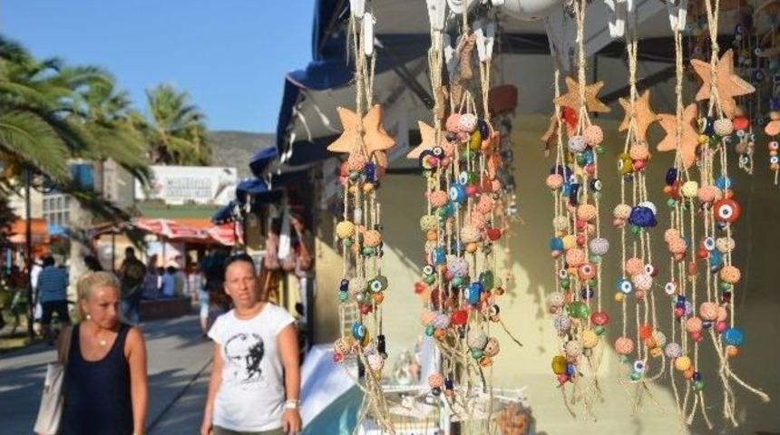 Kuşadası&rsquo;nda Geleneksel El Sanatları G&uuml;nleri Başladı