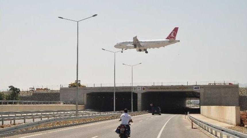 Gazipaşa Alanya Havalimanı&rsquo;nda Pist Uzatma &Ccedil;alışması