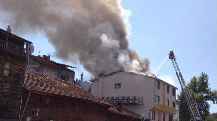Bartın&rsquo;da Korkutan Otel Yangını