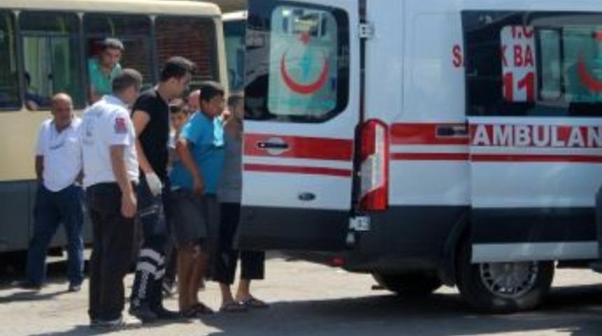 Bı&ccedil;ak Satan &Ccedil;ocuk Kendini Yaraladı